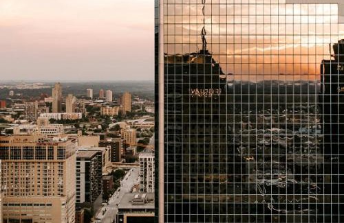 Downtown Minneapolis Hotel | W Minneapolis - The Foshay