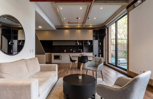 Chico Reservado Apartment | w Monochrome Loft With Terrace in Parque 93