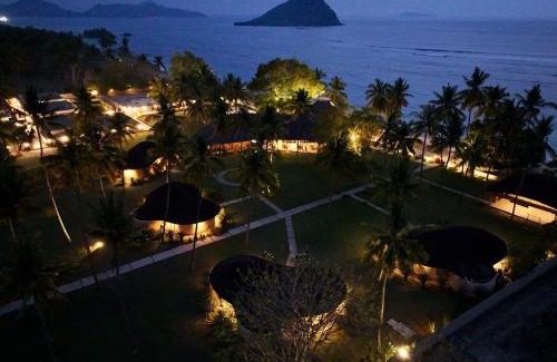 Sumbawa Barat Hotel | W&W Private two-bedroom villa with swimming pool