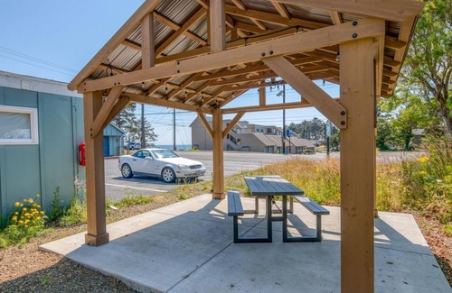 Depoe Bay Apartment | W3 - Humpback @ Whale Inn
