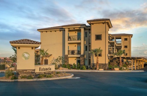 St. George Hotel | W307 Third Floor 3-bedroom Pool View