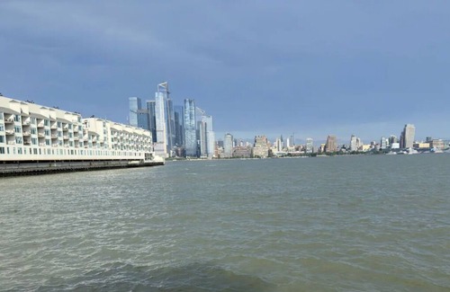 Weehawken Apartment | W7 Contact host before booking Private room