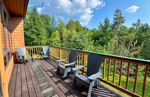 Bretton Woods Villa | W7 Fully Renovated Townhouse in Bretton Woods with fantastic ski slope views fast WiFi
