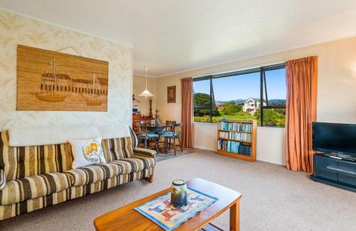 Waikanae House | Waikanae Waves - Waikanae Beach Holiday Home