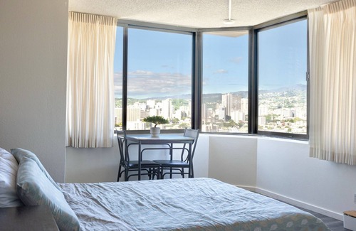 Waikiki Apartment | Waikiki 22nd Floor Studio Ocean & Mountain Views