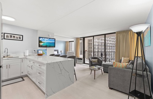 Waikiki Apartment | Waikiki Banyan 1BR