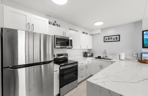 Waikiki Apartment | Waikiki Banyan 1BR