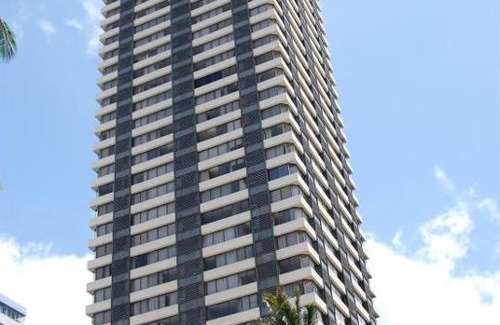 Waikiki Apartment | Waikiki beach modern studio No resort fee Best location