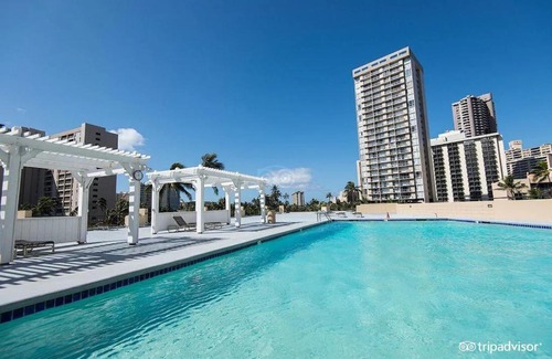 Waikiki Apartment | Waikiki beach modern studio No resort fee Best location