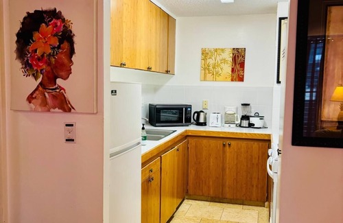 Waikiki Apartment | ~Waikiki~ LOWEST RATES IN AREA ~ 2 Bedroom ~ Fully Furn ~ Blocks to Beach ~