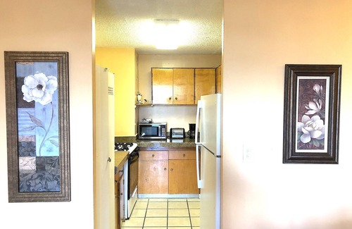 Waikiki Apartment | ~Waikiki~ LOWEST RATES IN AREA ~ 1 Bedroom ~ Fully Furn ~ Blocks to Beach ~