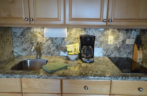 Waikiki Apartment | Waikiki Park Heights 1208 Sun & Beach Fun only 3 minutes away