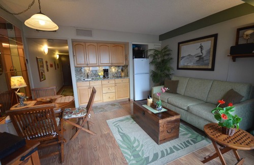Waikiki Apartment | Waikiki Park Heights 1208 Sun & Beach Fun only 3 minutes away
