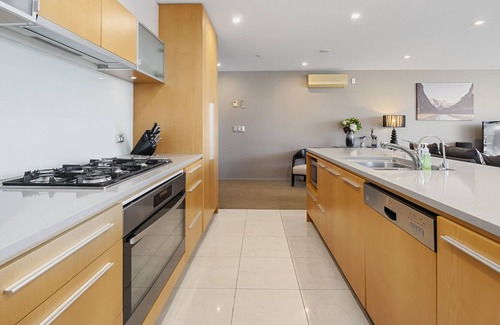Waipahihi Cottage | Waimahana 11 - Taupo Holiday Apartment