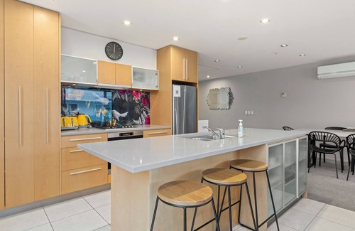 Waipahihi House | Waimahana 5 - Taupo Holiday Apartment