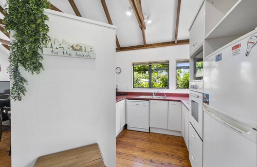 Waikanae House | Waimea Cottage - Waikanae Holiday Home