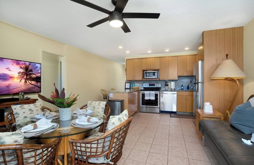 Kihei Apartment | Waiohuli Beach Hale Ocean View Condos with Parking