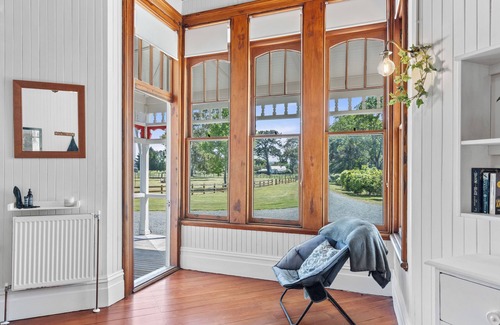 Opaki House | Waipipi Homestead - 6 bedroom historical homestead with pool, spa and yoga room
