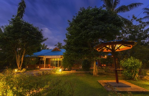 Waisai Hotel | Waisai Beach Hotel