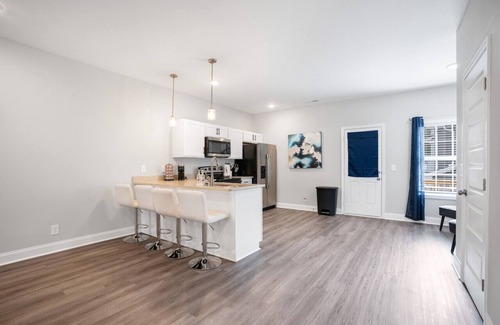 Clarksville House | Waiting to Excell: Modern Comfort Off Excell Rd in Sango