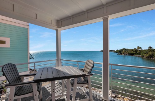 Islamorada House | Wake up every day to the sunrise from the deck of this waterfront home 2bed home