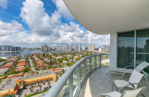 Sunny Isles Beach Apartment | Wake Up to 360 Views, Beachfront Terrace 25th floor at Marenas Beach Resort