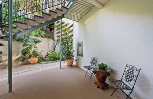 Belvedere Tiburon Apartment | Wake up to breathtaking bay views in Tiburon