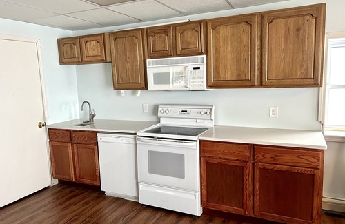 Houghton Lake House | Wake up to Sunrises - Your Lakehouse Getaway!