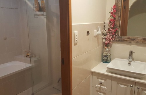 Umina Beach House | Wake up to the birds, fall asleep to the surf at Umina beach Bungalow