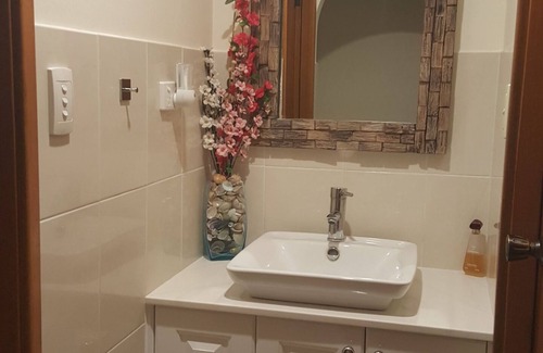 Umina Beach House | Wake up to the birds, fall asleep to the surf at Umina beach Bungalow