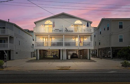 Sea Isle City House | Wake up to the sound of the ocean and fall asleep under glowing sunset skies