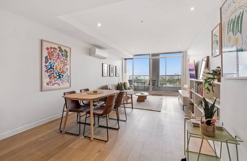 South Yarra Apartment | Wake Up to Views, Pool & the South Yarra Lifestyle
