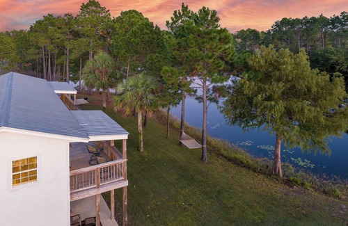Dune Allen Beach House | Wakes&Waves Lakeside peace near the beaches of 30a. Upstairs