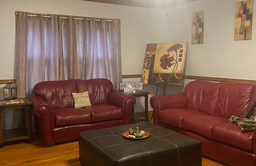 South Kansas City House | Waldo Get Away at LJ’s