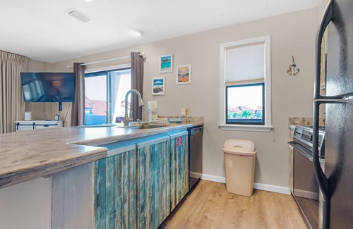 Gulf Lagoon Beach Condo | ☀️Walk 2 Beach -Pool-Sauna-Budget Friendly - St. Thomas Square Villa 1211C☀️