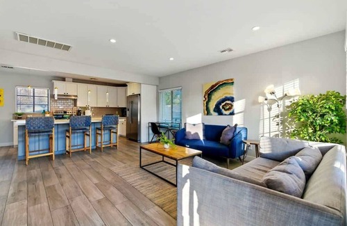 South Scottsdale House | Walk 2 Old Town| Sparkling Pool | Fire Pit | Oasis