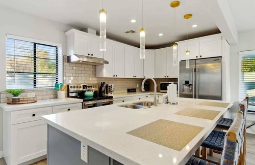 South Scottsdale House | Walk 2 Old Town| Sparkling Pool | Fire Pit | Oasis