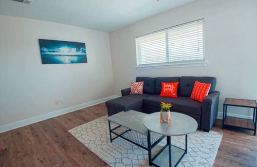 Biloxi Apartment | Walk 2 Shores 2br Sleeps 6 & Nearby Casinos