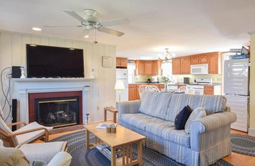 South Yarmouth House | Walk 3 Mins to Private Assoc Beach