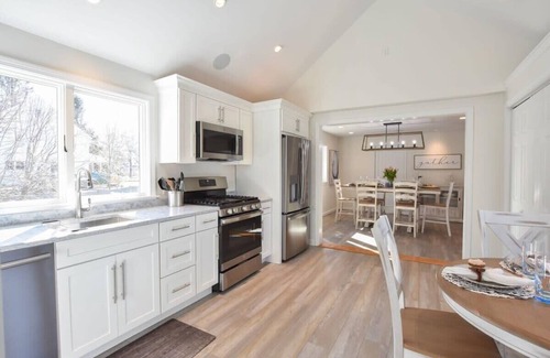 South Harwich House | Walk 300 Yards to Beach!