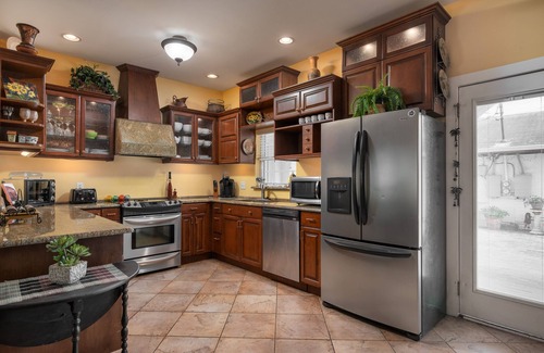 Sunset Beach House | Walk barefoot to the beach. 3 bdrm 3 ba home walk to Caddy's or Katiki's.Pets ok