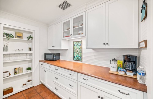 St. Augustine Cottage | Walk Everywhere! Upgraded Cottage circa 1883, Vilano Beach Just Minutes Away