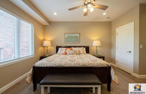 Branson House | Walk-in - Close to 76 Strip - Resort Amenities - FREE TICKETS INCLUDED - FH-G203