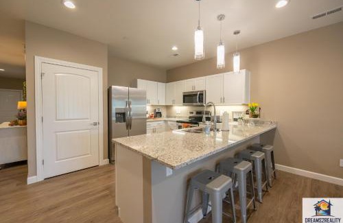 Branson House | Walk-in - Close to 76 Strip - Resort Amenities - FREE TICKETS INCLUDED - FH-G203