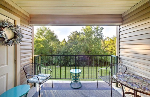 Branson Condo | Walk-In Condo: Amenities, 3 Mi to Branson Landing!