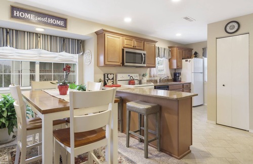 Indian Point Condo | Walk in, no steps, 2BR, 2 bath condo W/beautiful view of Table Rock Lake & SDC!
