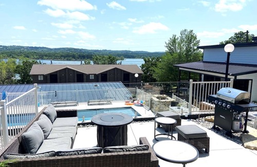 Indian Point Villa | Walk-In Poolside 1-Bd near SDC Sleeps 6 with Hot Tub, Game Room & Big Lake View