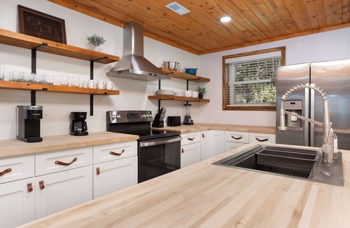 Pittman Center Cabin | Walk Into The National Park/View