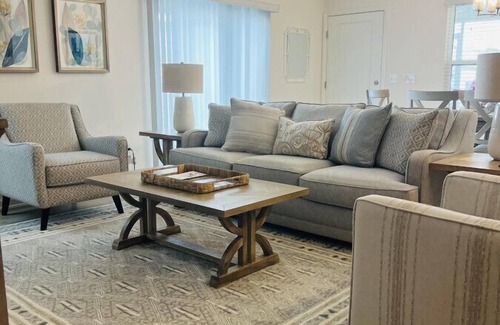 Okahumpka Villa | Walk or bike to the PITCH and PUTT, GAMES Themed Recreation Center, SAWGRASS and 55 min to Disney!