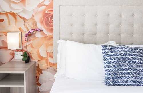 Old Town House | Walk to All in Old Town. Fast WiFi. Parking. Cable - Discounts For Longer Stays